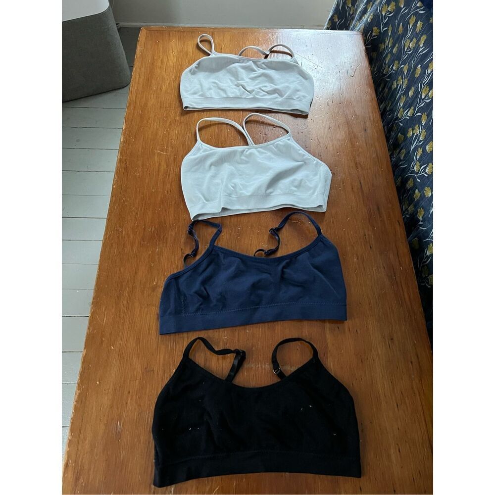 Gap bundle of women's sports bras white, black, navy XS